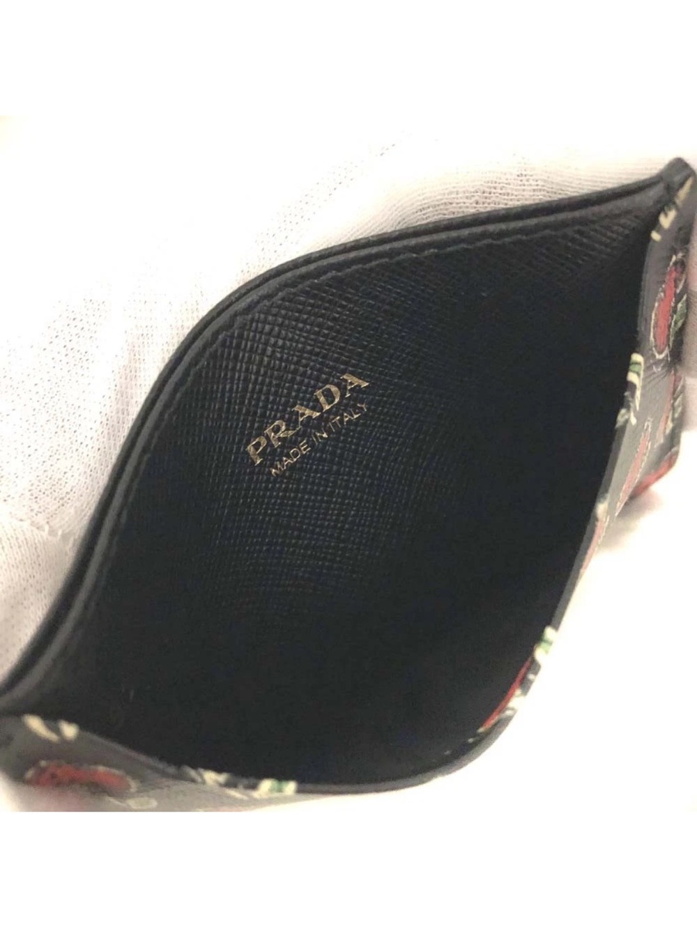 Prada Black Leather Card Holder with Red Heart Tulip Motif - Picture 5 of 7